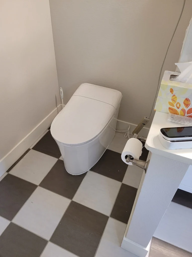 High efficiency toilet and shutoff valve installation